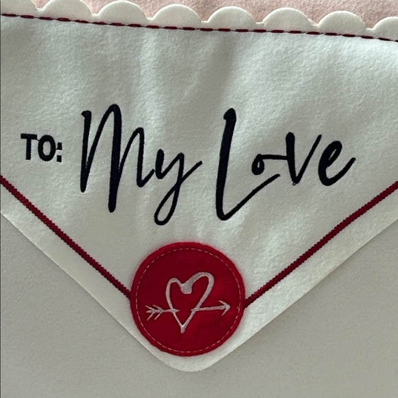 NEW! Shabby Chic Vintage Inspired Valentines postage Post Card Love Heart Pillow - Picture 2 of 8